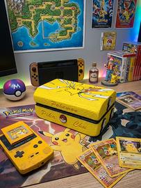 Portamazzo Carte Pokémon TCG Deck Box Pikachu