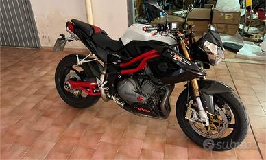 Benelli tnt 1130 sport triplo carattere