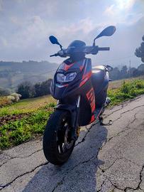 aprilia sr 50 motard 
