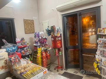 Attività commerciale di bar vicino al comune