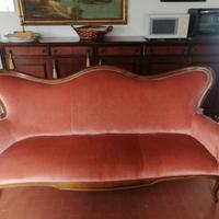Divano vintage cornice in noce/ dralon salmone