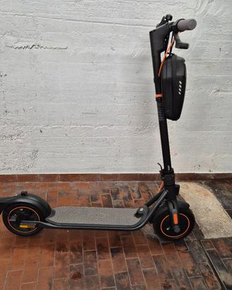 Monopattino elettrico Segway Ninebot F40I
