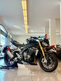 TRIUMPH SPEED TRIPLE 1200 RS OHLINS FINANZIABILE