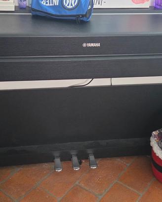 Pianoforte Yamaha nero