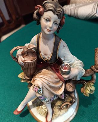 statuina ceramica Capodimonte 