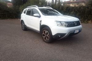 Dacia Duster 1.6 BZ/GPL con gancio traino