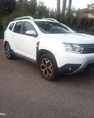 Dacia Duster 1.6 BZ/GPL con gancio traino