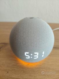 Amazon Alexa Echo dot 4 bianca con orologio 