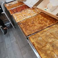 Rosticciere aiuto panettiere fornaio