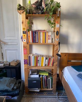 Libreria e scrivania