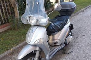 scooter liberty 125