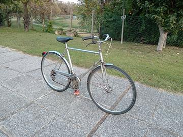 bicicletta sportiva vintage, ruote da 28 e cambio
