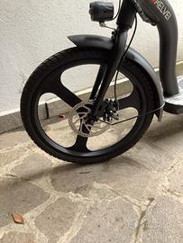 Monopattino elettrico ruote alte