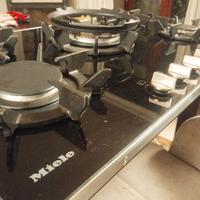 Miele - Piano Cottura a Gas. Base Vetroceramica