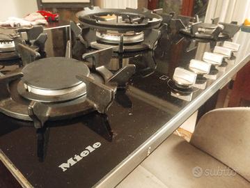 Miele - Piano Cottura a Gas. Base Vetroceramica