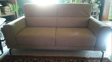 Divano marca Divani e Divani