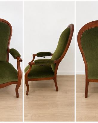 Poltrona classica in legno e velluto verde