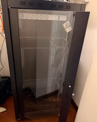 Rack armadio