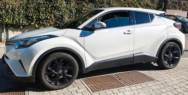 TOYOTA C-HR LOUNGE