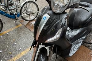 Beverly 125 i.e - solo paraurti da cambiare