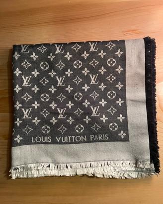 Louis Vuitton Sciarpa Châle Monogram in Seta