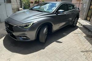 Infiniti q30