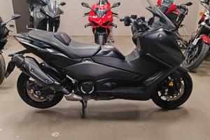 Yamaha TMAX 560