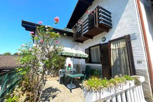 VILLA A SCHIERA A CERCINO