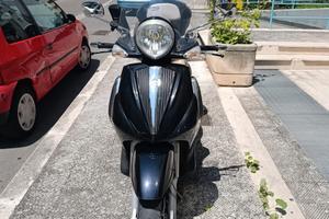 Piaggio Beverly 250