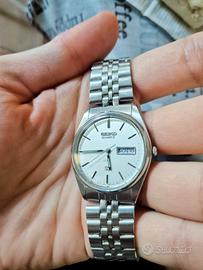 Seiko Quartz Vintage 5Y23-6020 Day Date white 