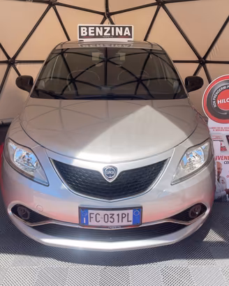 Lancia Ypsilon 1.2 69 CV 5 porte Silver