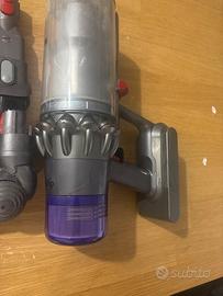 Dyson V11 absolute ( per pezzi di ricambio)