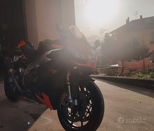 Aprilia rsv4 olx discount