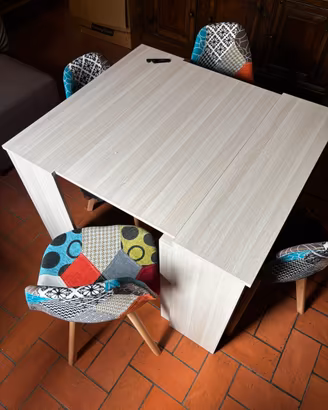 Tavolo da 50cm a 3.00mt + 4 sedie