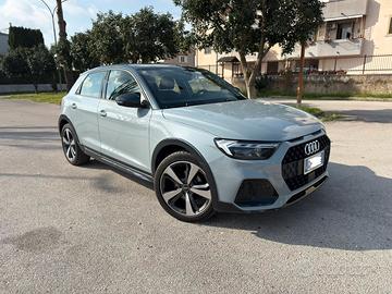 Audi A1 All Street 1.0 turbo automatica 13000km