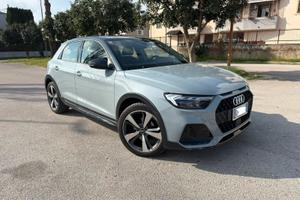 Audi A1 All Street 1.0 turbo automatica 13000km