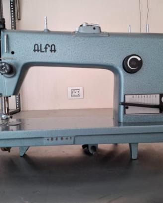 DUE MACCHINE DA CUCIRE + BANCO