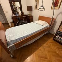 Letto per anziani con movimento elettrico