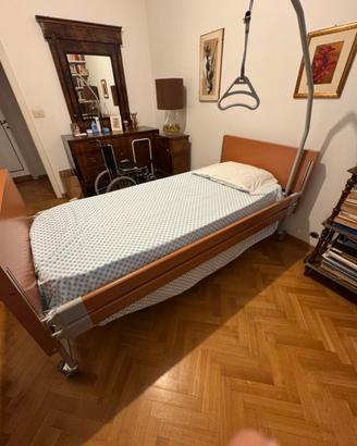 Letto per anziani con movimento elettrico