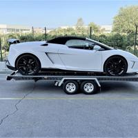 Carrelli trasporto auto super sportive e 4x4