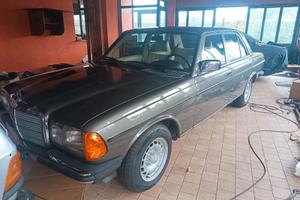 Mercedes-Benz 240d 5m + 300d