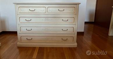 Cassettiera in stile