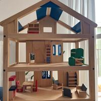 casa delle bambole in legno