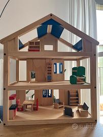 casa delle bambole in legno