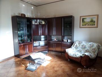 Porzione tutta al piano terra con ampio giardino