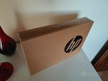 PC notebook HP NUOVO 8GB di RAM 512 hdd