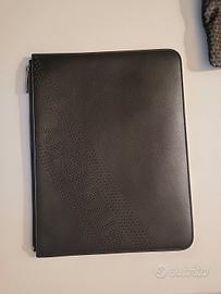 Givenchy pochette 30 x 23