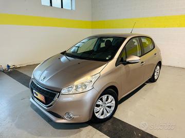 Peugeot 208 PureTech 1.2 82cv5 porte neopatentati