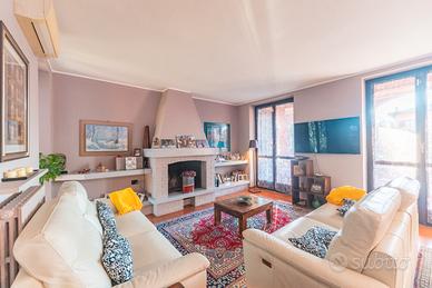 Villa esclusiva con piscina, Via Pavia, 14 Cusago