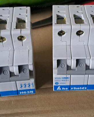 Interruttore magnetotermico 4P 25A e 20A 415V